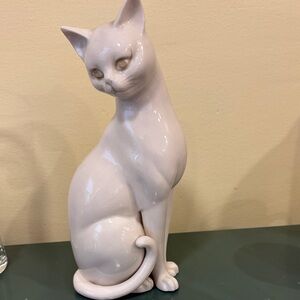 Vintage Ardalt White Porcelain Cat Figurine. Made in Japan.
